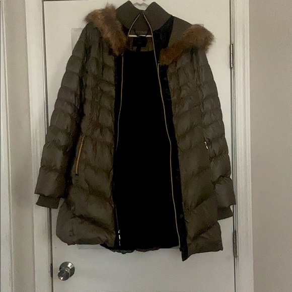 GILI Puffer Coat w/ Faux Fur - Picture 4 of 5
